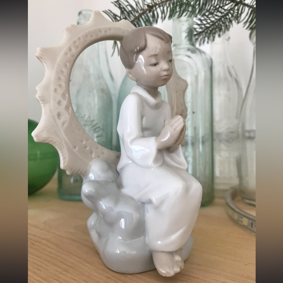 VINTAGE NAO LLADRÓ “Jesus Loves You” Porcelain-Figurine 
Handmade in Spain - Picture 3 of 6